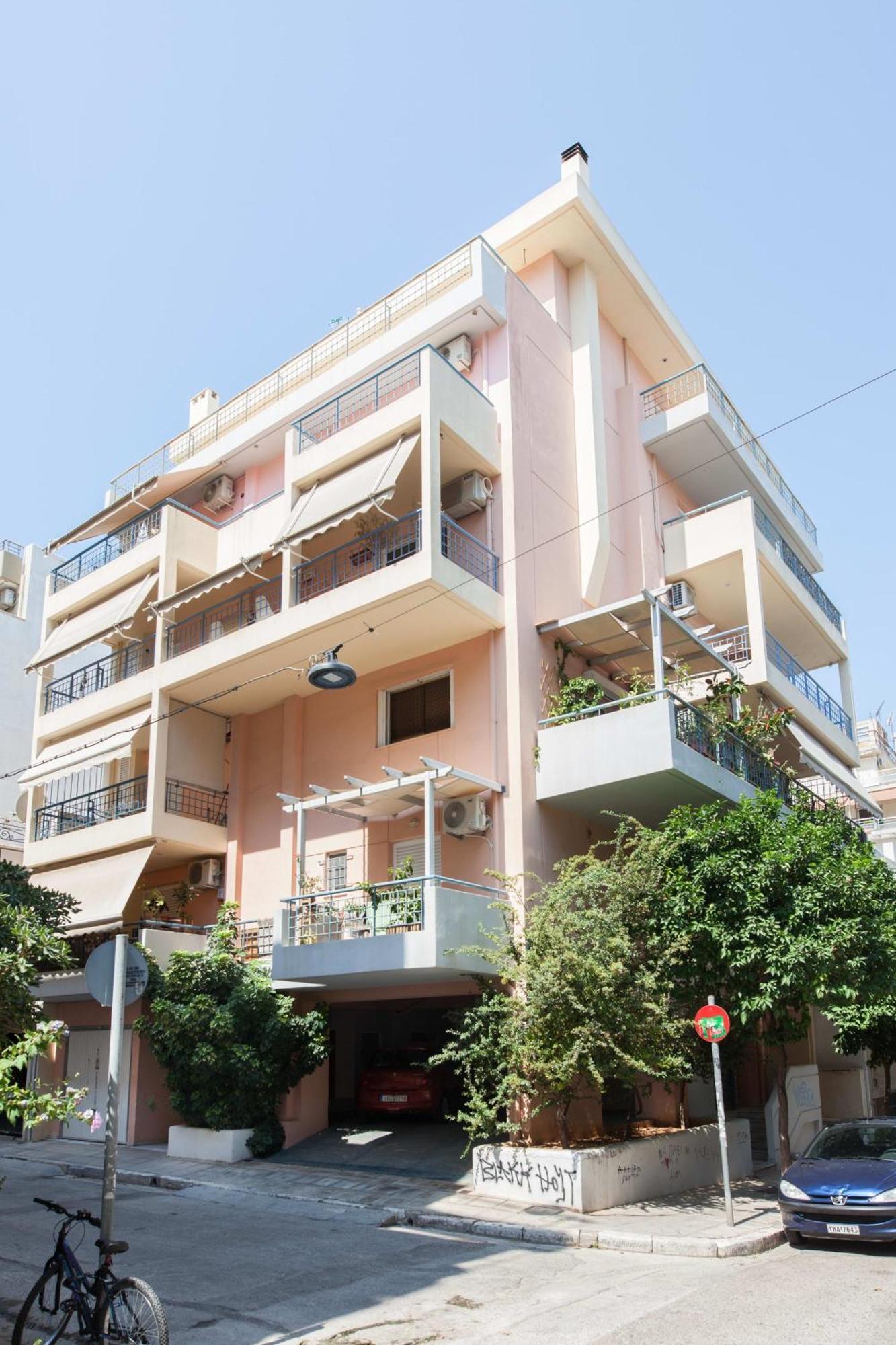 Petralona Gem Hotel-style With Balcony