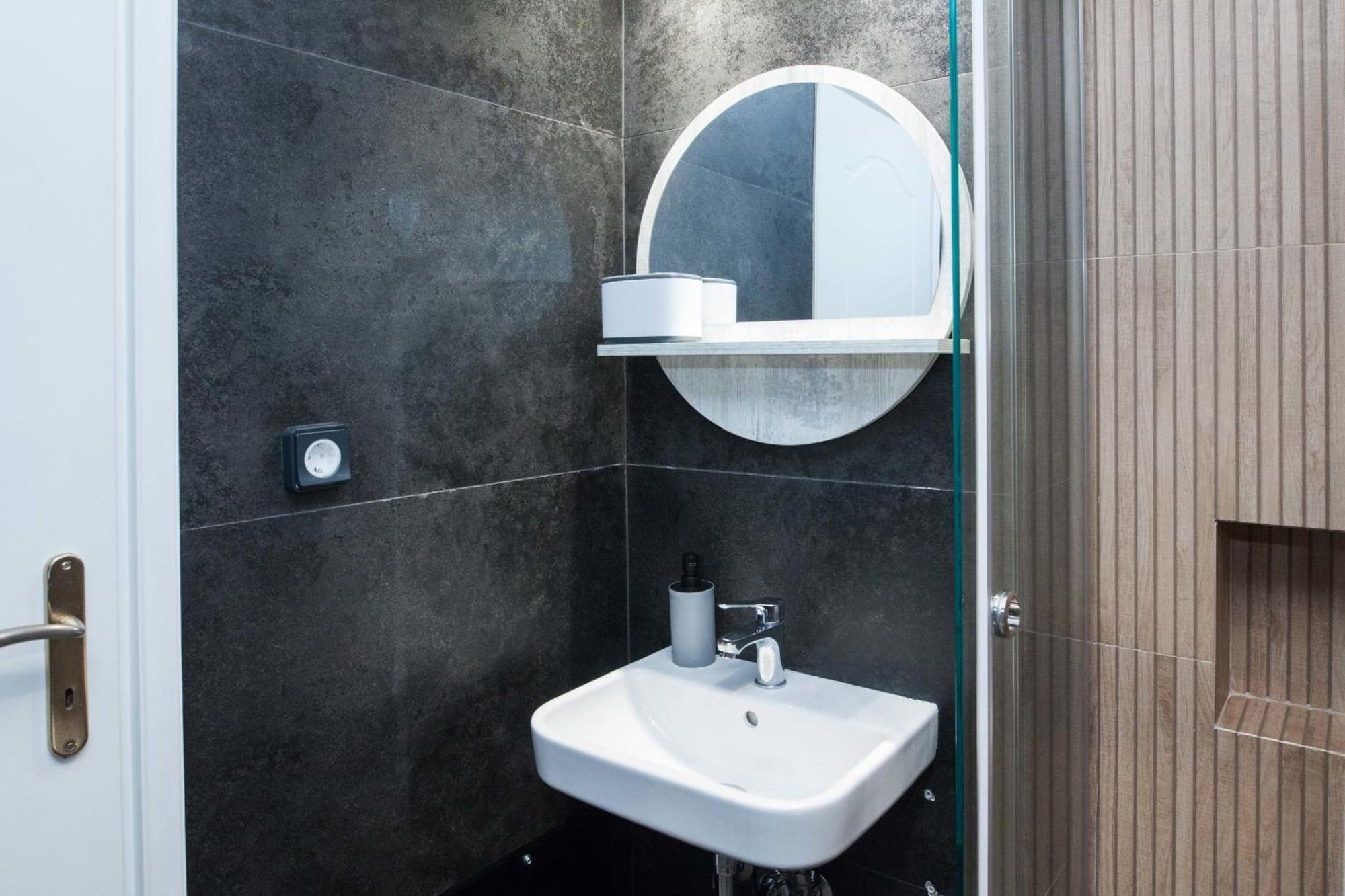 Petralona Gem Hotel-style With Balcony Appartamento *