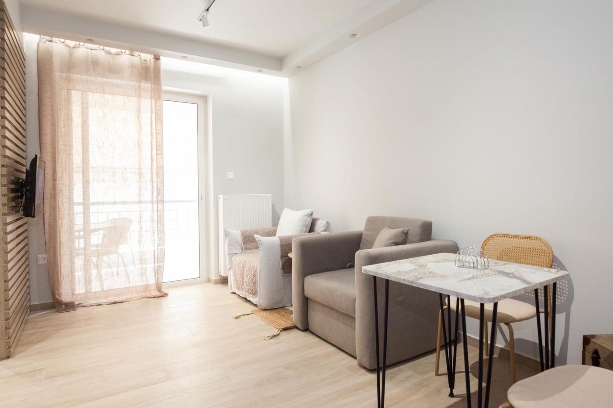 Apartment Petralona Gem Hotel-style With Balcony