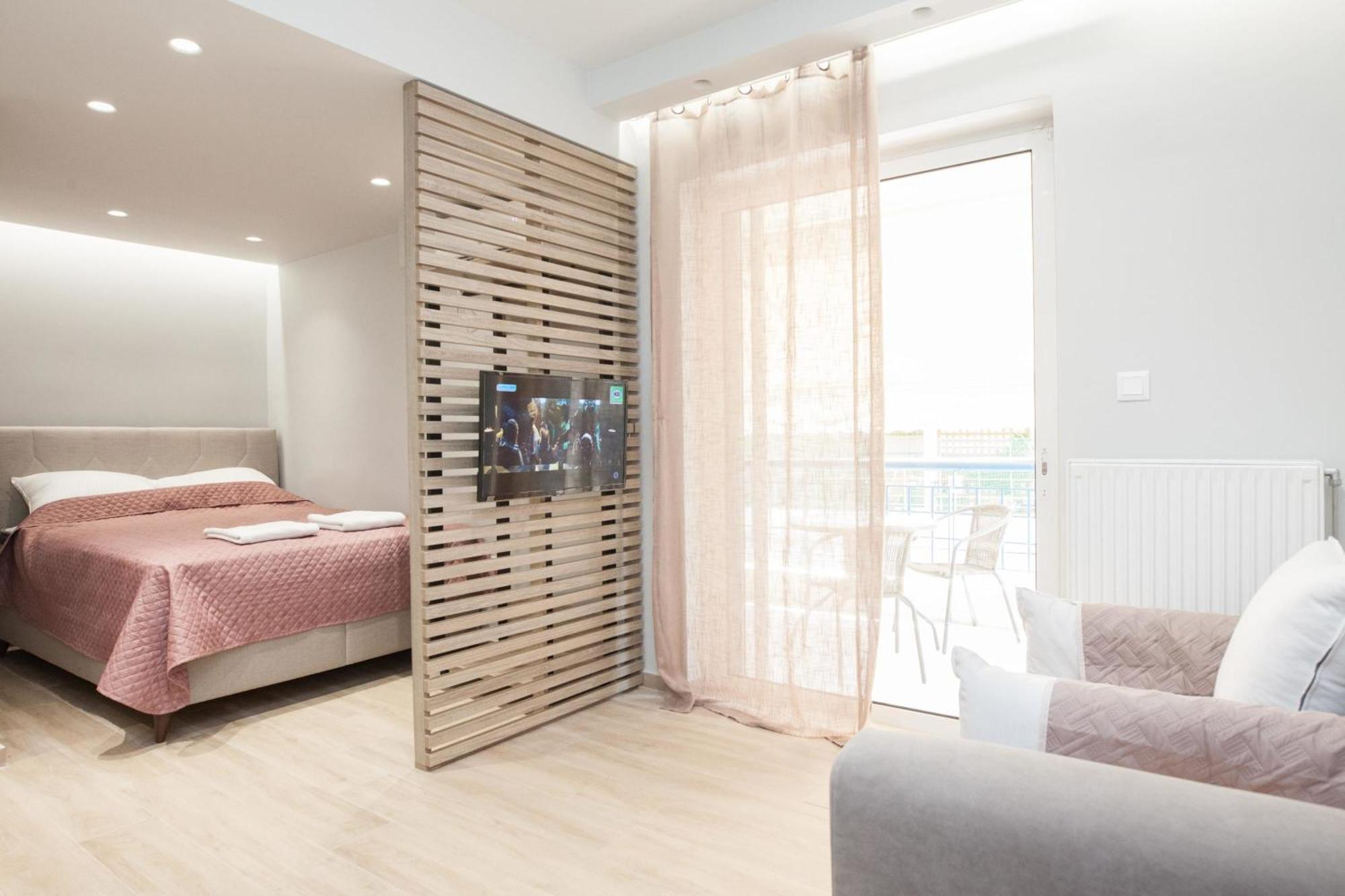 Petralona Gem Hotel-style With Balcony Apartment *
